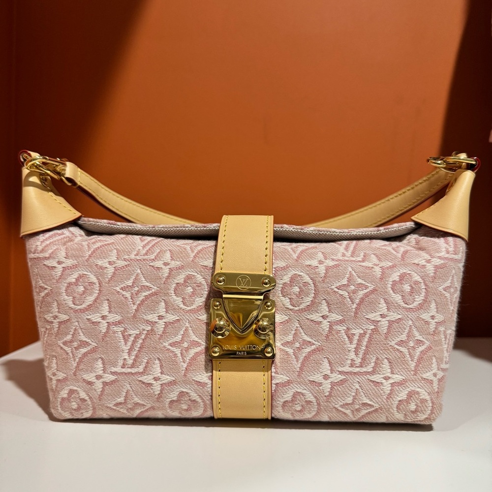 Louis Vuitton MIA Pochette